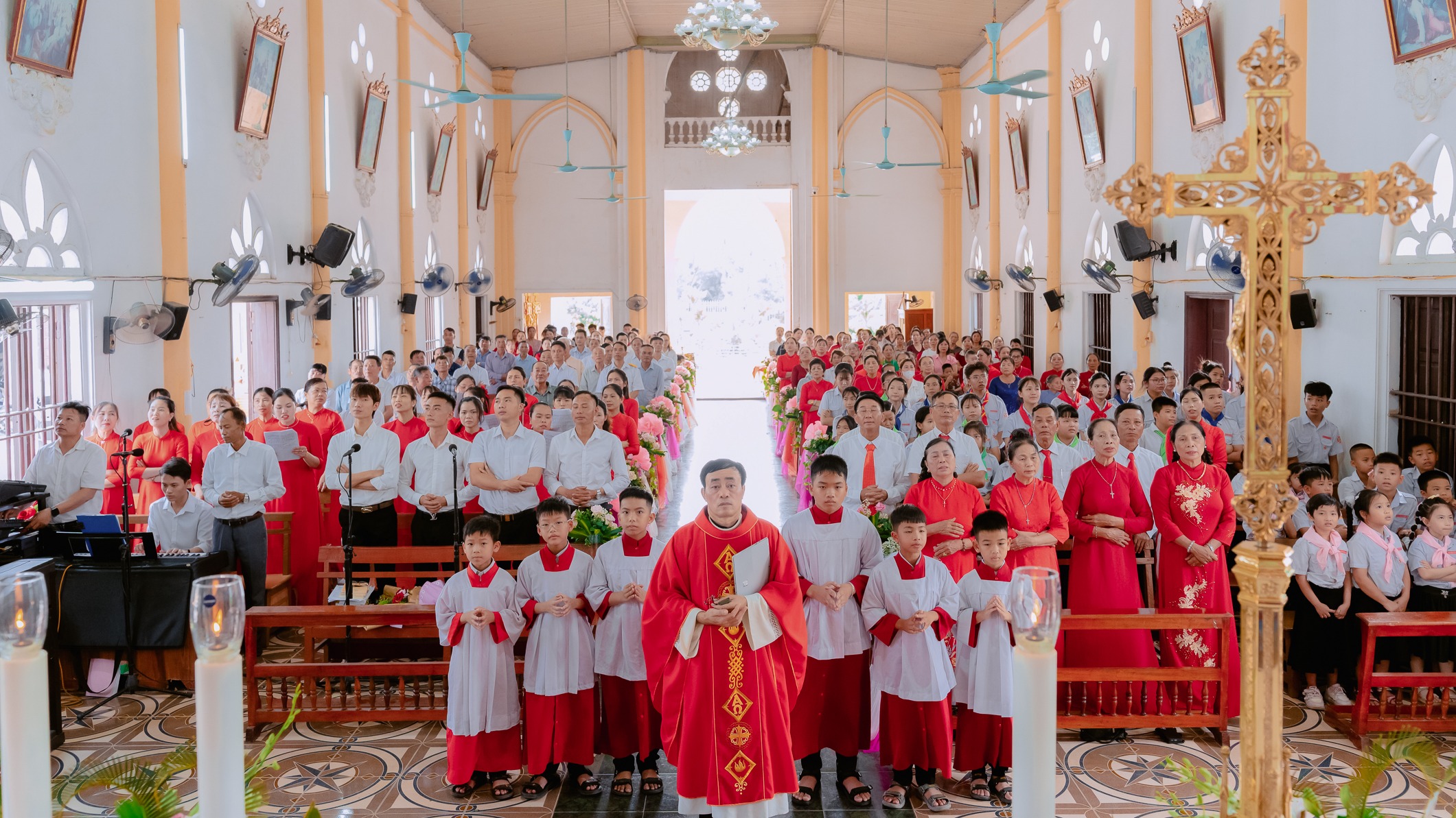 Giáo xứ Quảng Đạt long trọng mừng lễ kính hai Thánh Phêrô và Phaolô Tông đồ